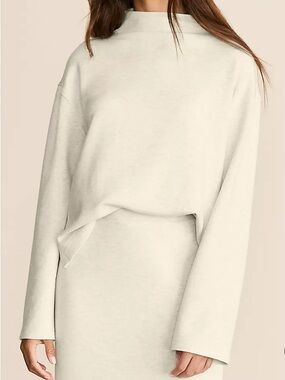 Lou & Grey Women’s Heathered Oatmeal  Mock Neck Scubasoft Sweatshirt, size Large